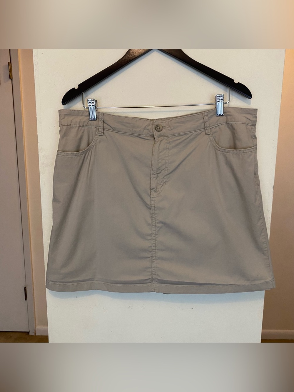 St John’s Bay Tan Khaki Skort Womens Size 16 Pocket Skirt With Shorts